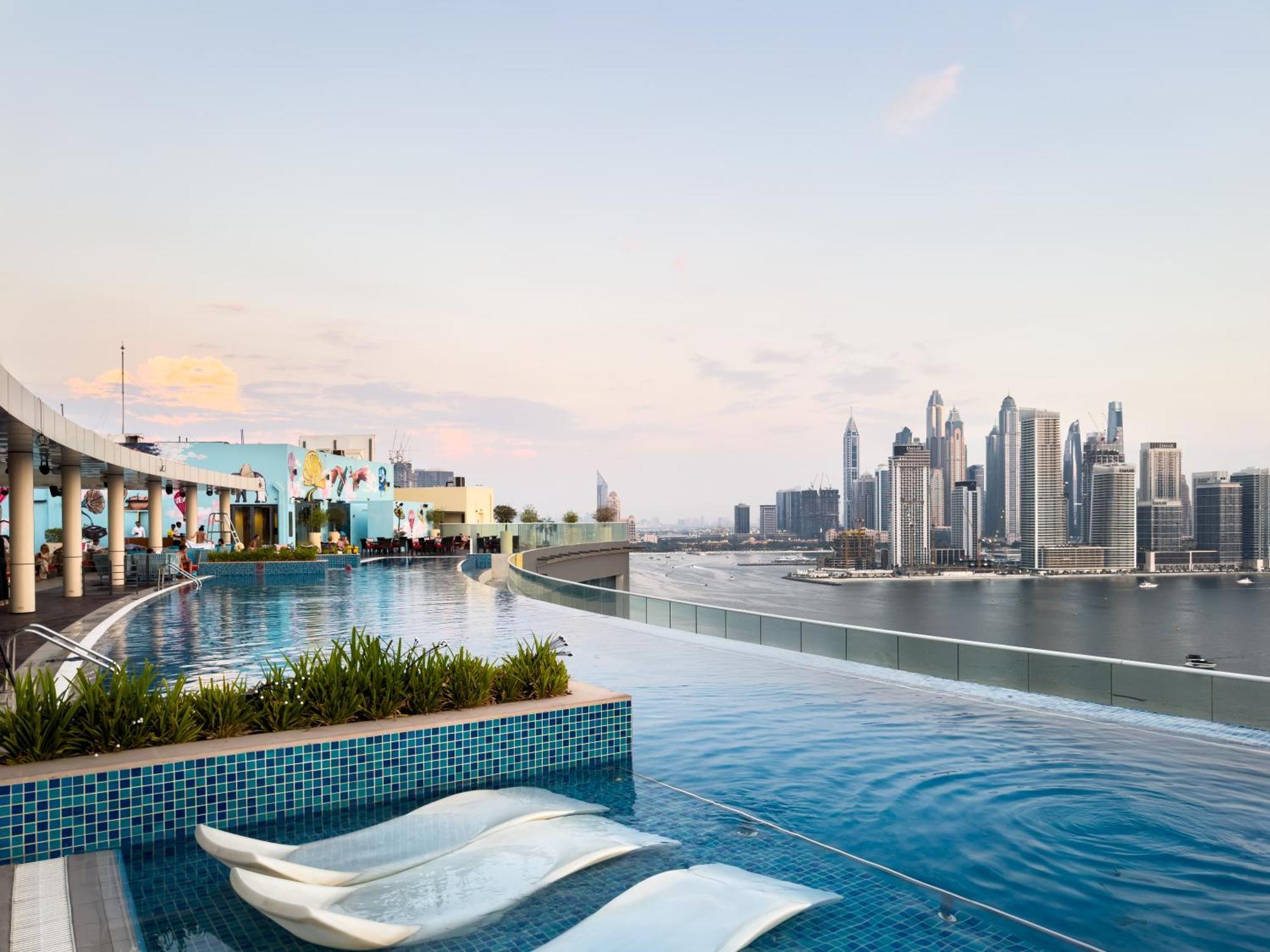 Apartment Beachfront On The Palm Jumeirah With Amazing View Rooftop Infinity Pool Dubai