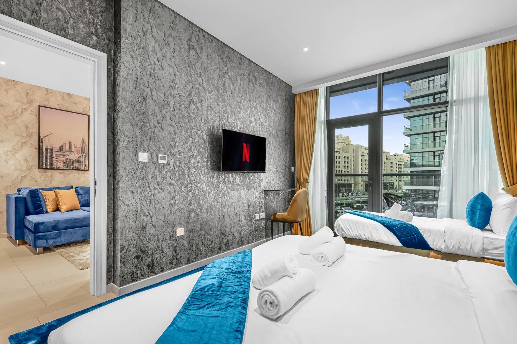 Apartment Beachfront On The Palm Jumeirah With Amazing View Rooftop Infinity Pool *